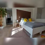 Hotelpension Pfarrhaus 3* אלט שוורין