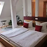 Hotelpension Pfarrhaus מלון 3*