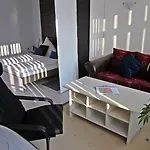 Hotelpension Pfarrhaus فندق ألت شفيرين