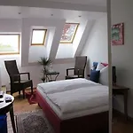Hotelpension Pfarrhaus מלון אלט שוורין