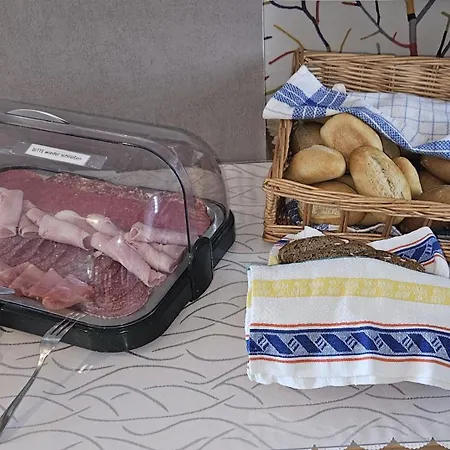 Hotelpension Pfarrhaus Отель Альт-Шверин