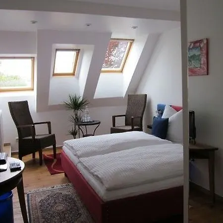 Hotelpension Pfarrhaus Отель Альт-Шверин