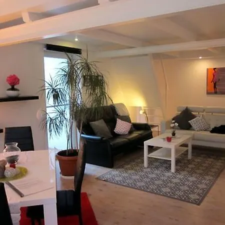 Hotelpension Pfarrhaus Альт-Шверин