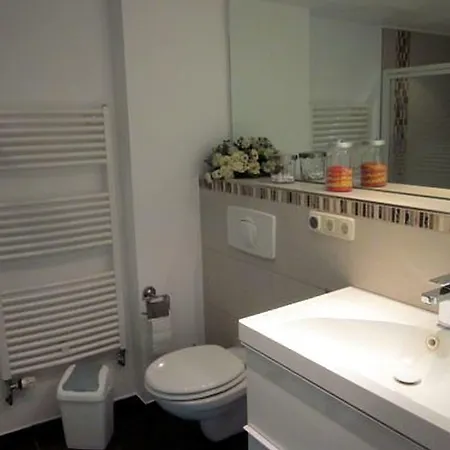 Отель Hotelpension Pfarrhaus Альт-Шверин