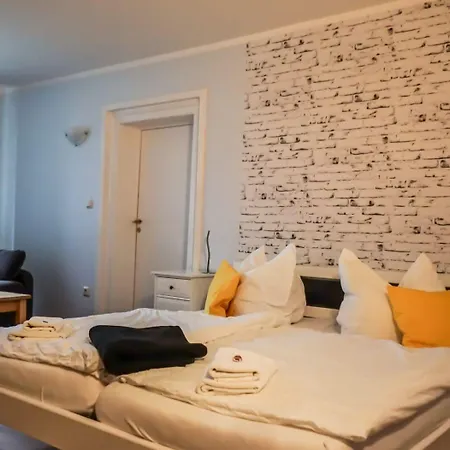 Hotelpension Pfarrhaus Альт-Шверин