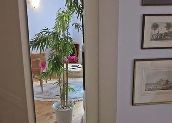 Hotelpension Pfarrhaus فندق ألت شفيرين